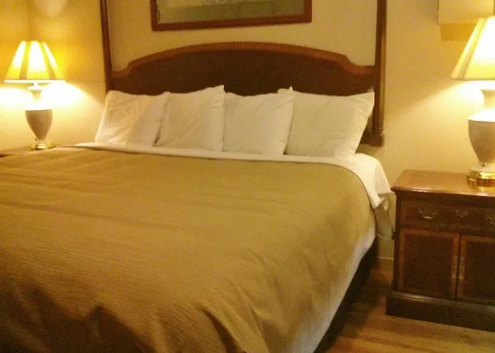 Knights Inn Port Colborne