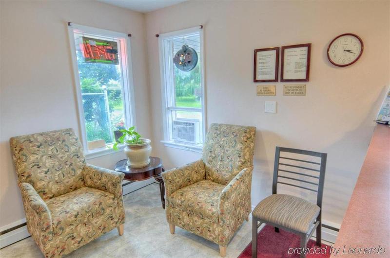 Hotel Knights Port Colborne