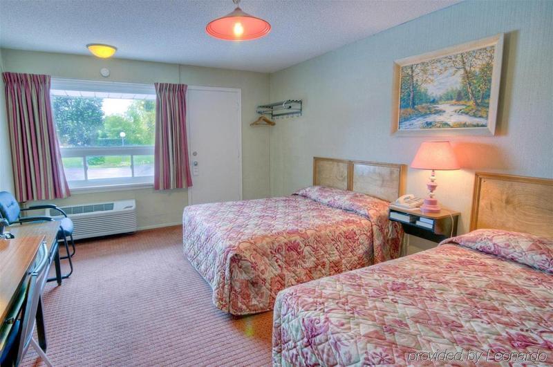 Hotel Knights Port Colborne