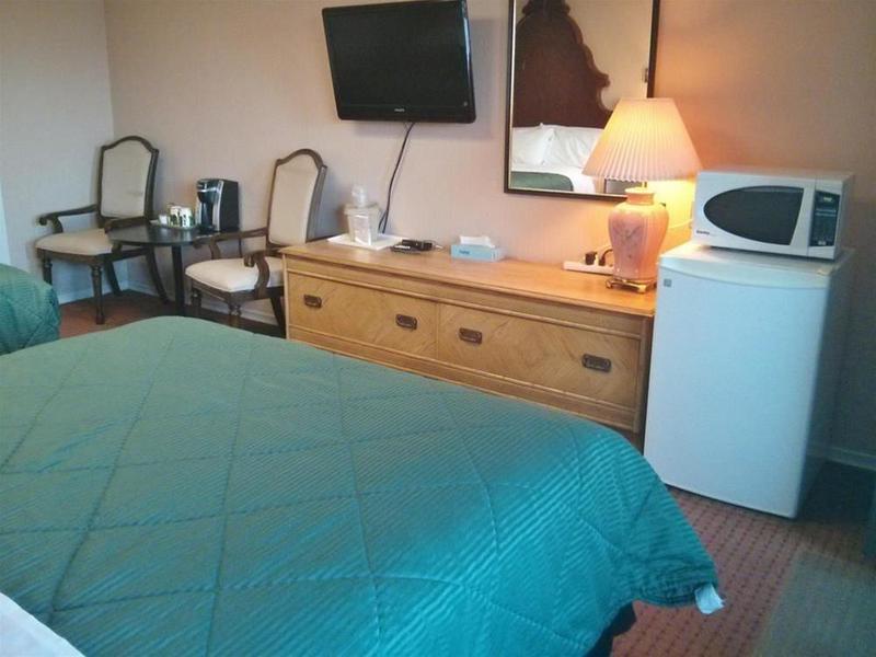 Hotel Knights Port Colborne