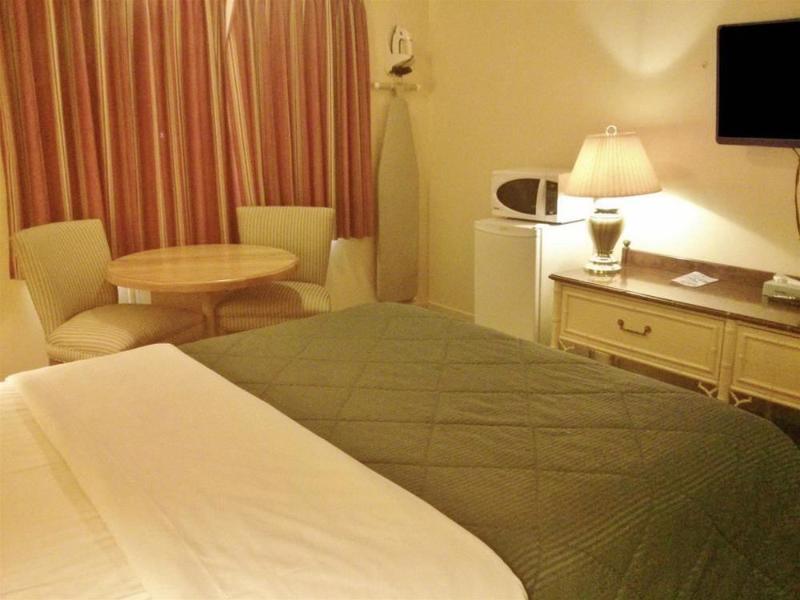 Knights Port Colborne 3* Niagara Falls