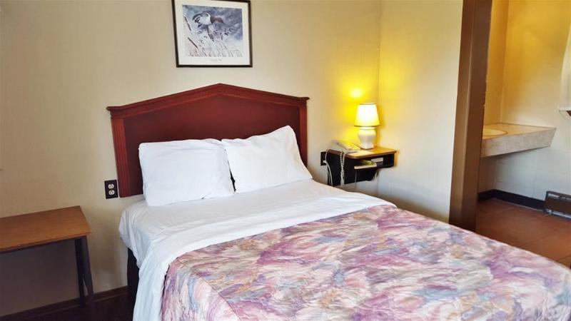 Knights Port Colborne 3* Niagara Falls